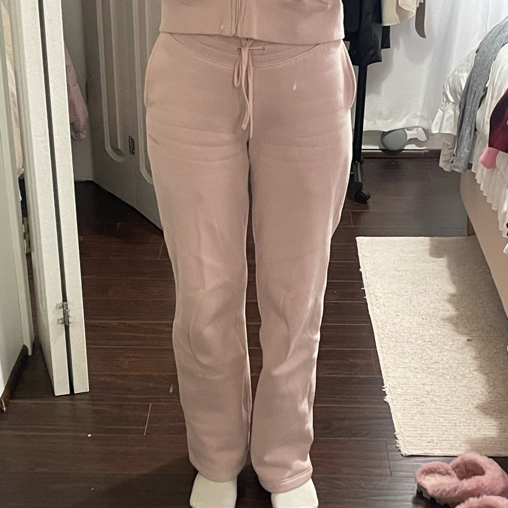 Aritzia Cozy Sweatfleece Perfect Banded Sweatpant